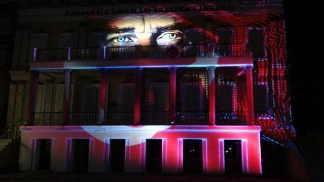 ÇANAKKALE - Ulu Önder Mustafa Kemal Atatürk 3d mapping gösterisiyle anıldı