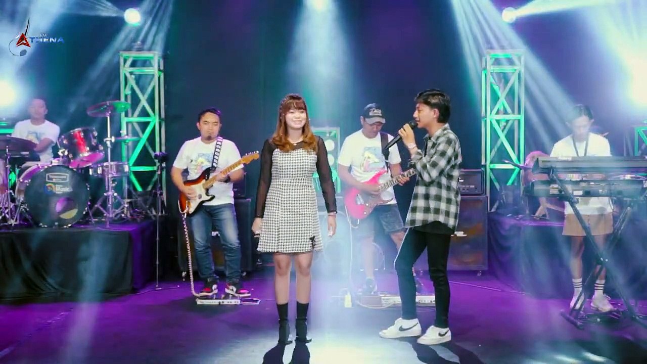 Luka Sekerat Rasa - Esa Risty Ft Erlangga Gusfian (Official Live Musik)