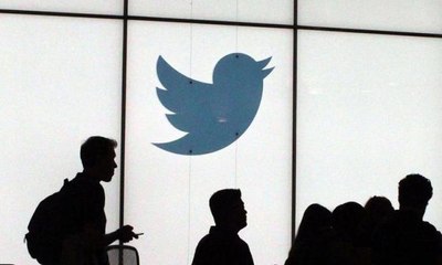 تويتر تبدأ عملية تسريح 50% من الموظفين