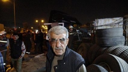 KARŞI ŞERİDE GEÇEN TIR'IN OTOMOBİLE ÇARPIP, OTOBÜS DURAĞINA DALMASI KAMERADA 4 YARALI