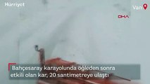 Bahçesaray karayolunda 'kar' yağışı etkili oldu