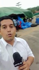 En el bloqueo en San Ramón los pobladores instalaron un toldo para refugiarse del sol y la lluvia