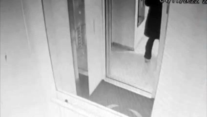 Ex-lutador acusado de matar a mulher levou corpo em carrinho de compra