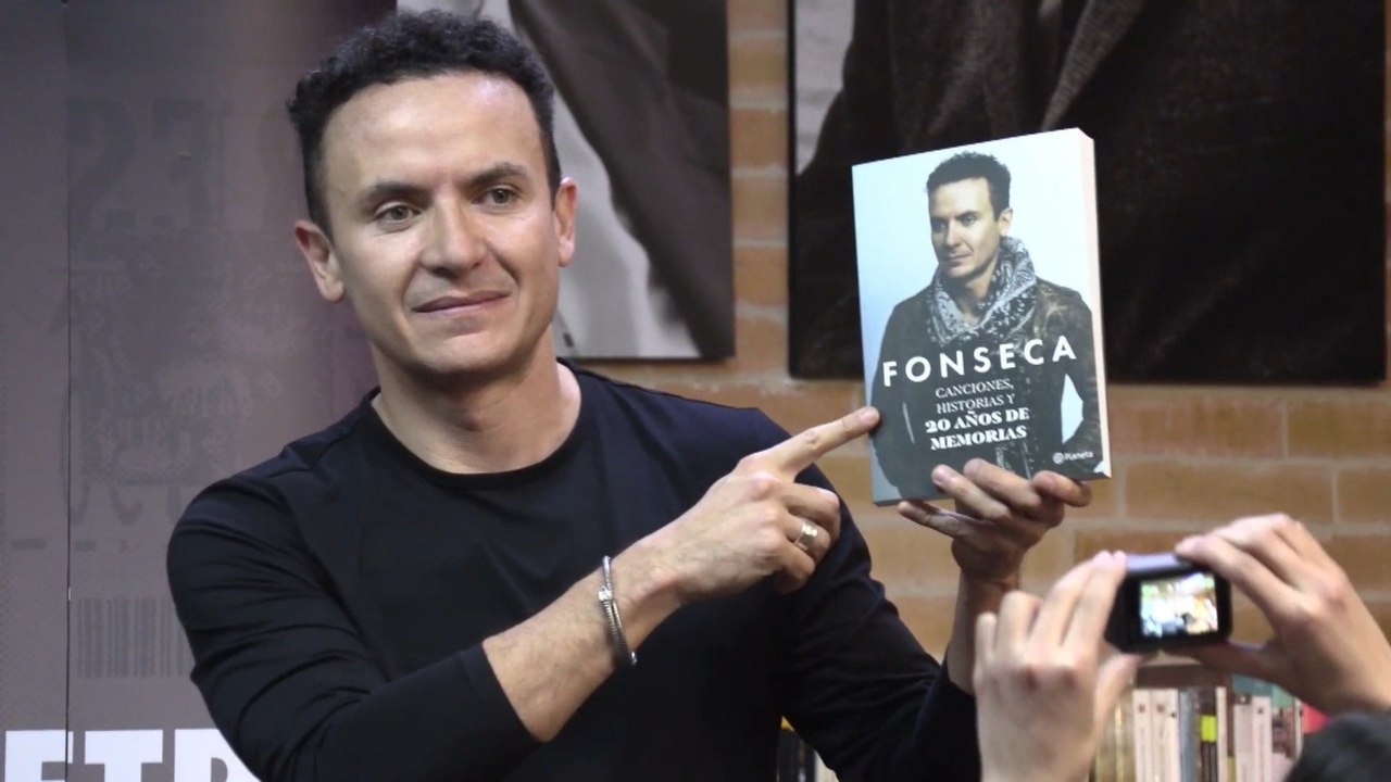 Fonseca lanza "Canciones, Historias y 20 Años de Memorias", su primer viaje literario