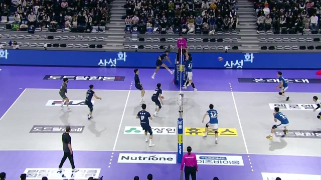 대한항공, 두 번 연속 현대캐피탈 완파 / YTN