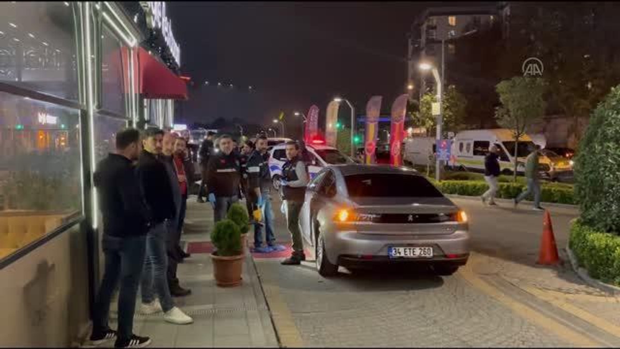 İBB İYİ Parti Meclis Üyesi Ali Kıdık'ın aracına mermi isabet etti