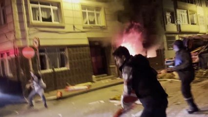 Fatih'te bir binanın doğal gaz kutusunda patlama meydana geldi