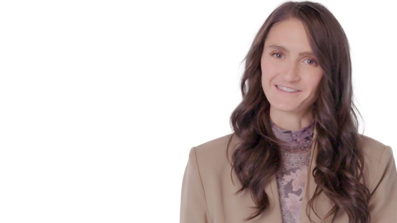 The Founder Of Half Baked Harvest Tests Her Food *Expertise*  | Expensive Taste Test | Cosmopolitan