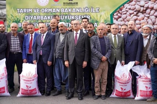 Diyarbakırlı çiftçilere kırmızı mercimek tohumu dağıtıldı