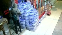 Markete giren levyeli hırsız kamerada