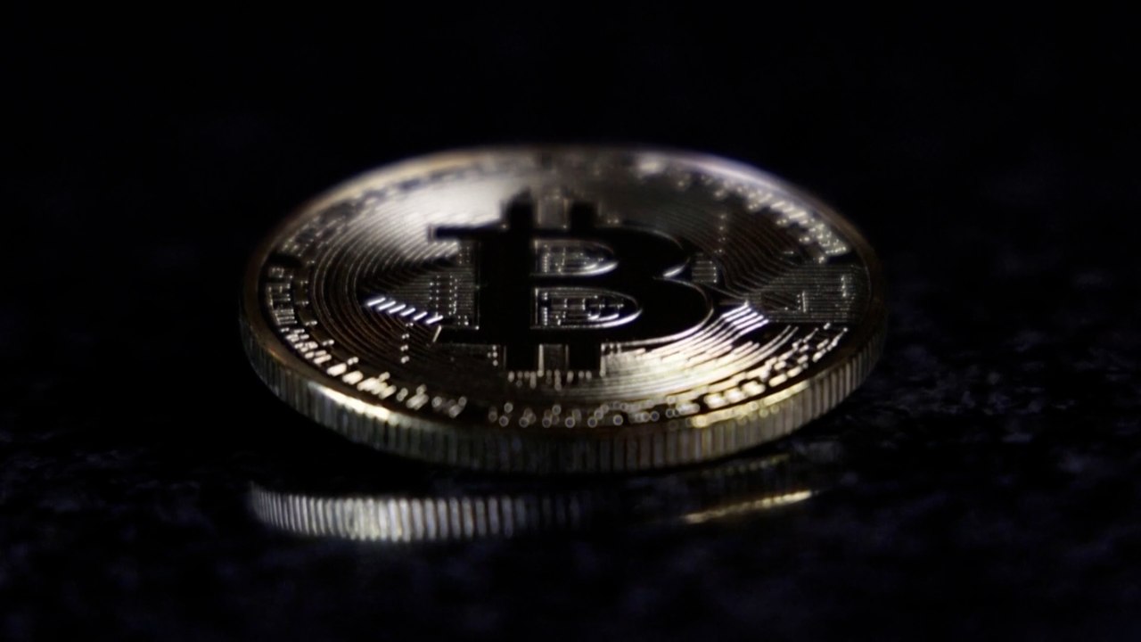 أزمة منصة "إف تي إكس" تهوي بأسعار العملات الرقمية