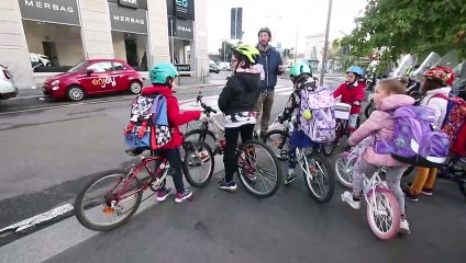 A Milano il  flah mob per ricordare Luca Marengoni, il ragazzo ucciso dal tram