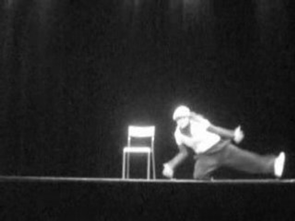 Assis là