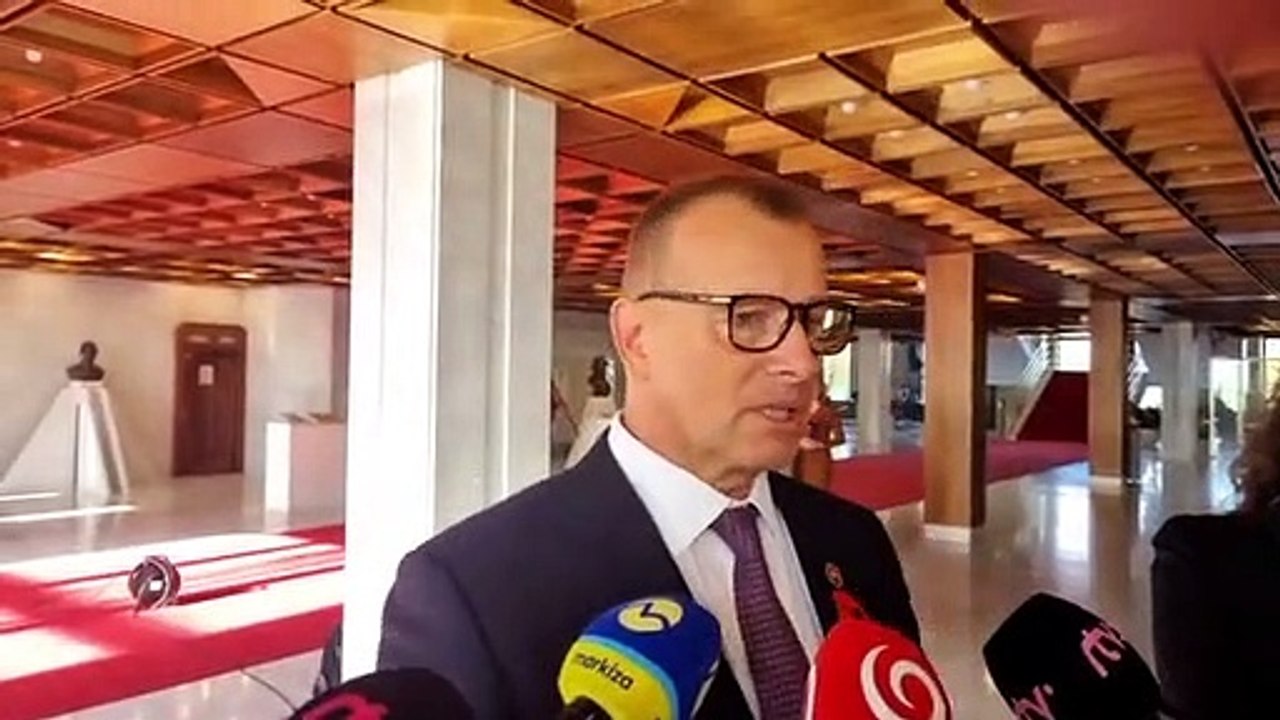 ZÁZNAM: Brífing predsedu NR SR B. Kollára