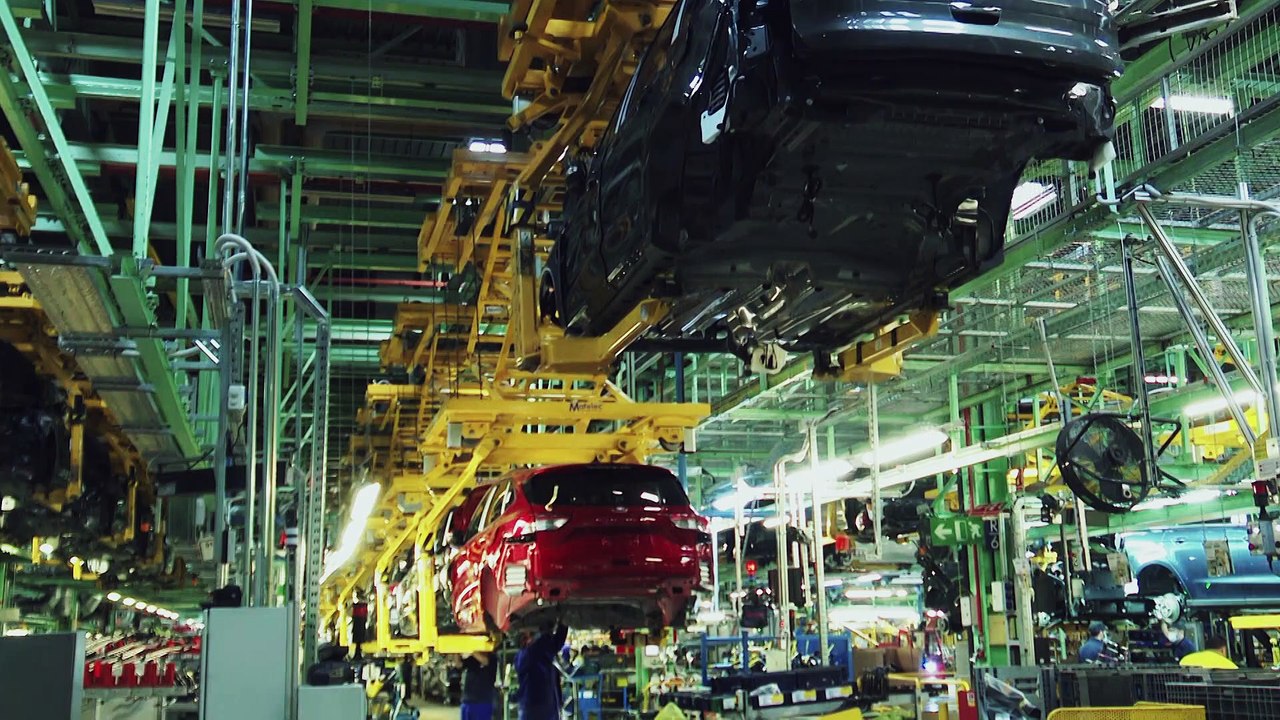 Ángel Gaitán, el mecánico que ganó a Tesla, desmonta la imposición europea del coche eléctrico para 2035