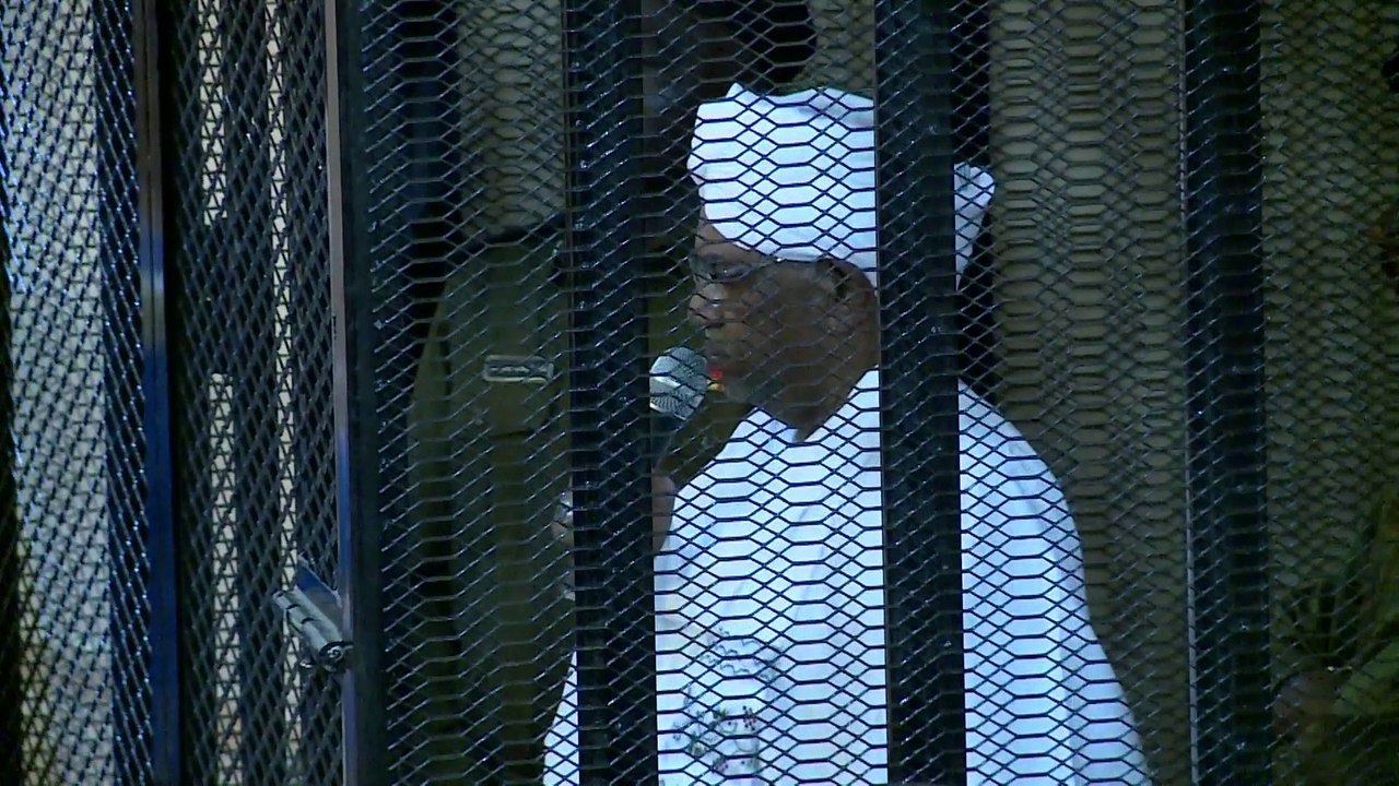 هل يشهد السودان انقلابًا عسكريًا بسبب إعادة الب...