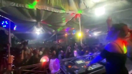 REMIX DALAM GELAK KUMENANGIS VS JOKO TINGKER FUNKOT BY R2M