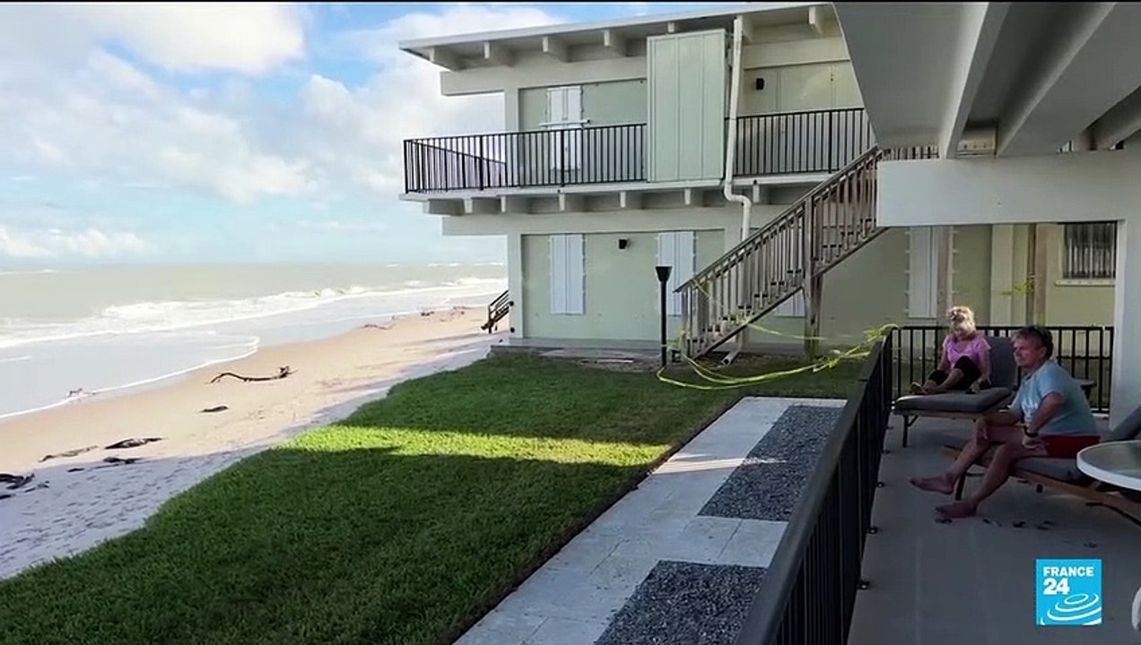 États-Unis : l'ouragan Nicole, rétrogradé en tempête tropicale, frappe la Floride