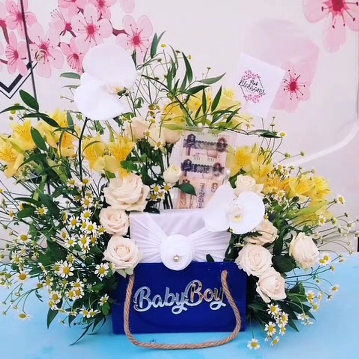 Best collection flowers//beautiful flowers designed by florist as gift chocolates /boquets