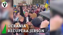 Los ucranianos toman las calles de Jersón para celebrar la salida del ejército ruso de la ciudad
