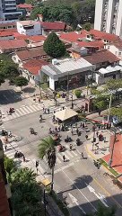 Desbloqueo violento en el primer anillo: lanzan llantas en la Cainco