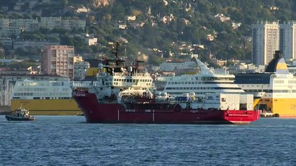 Navio humanitário ‘Ocean Viking’ atraca na França