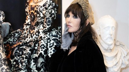 Voici - "J'ai grandi en ne m'aimant pas physiquement" : Isabelle Adjani se confie sur son rapport à la beauté
