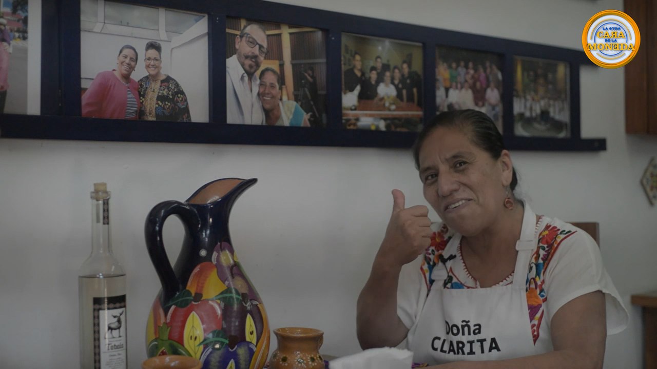  Invitada: Doña Clarita  , Participante de Master Chef  Con: Julio Escobar
