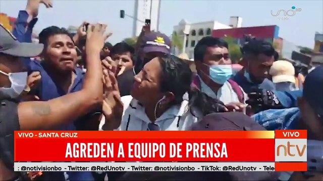 Masivo grupo de sectores sociales afines al MAS protagonizan fuertes enfrentamientos en la zona de la Av. Grigota y 2do anillo