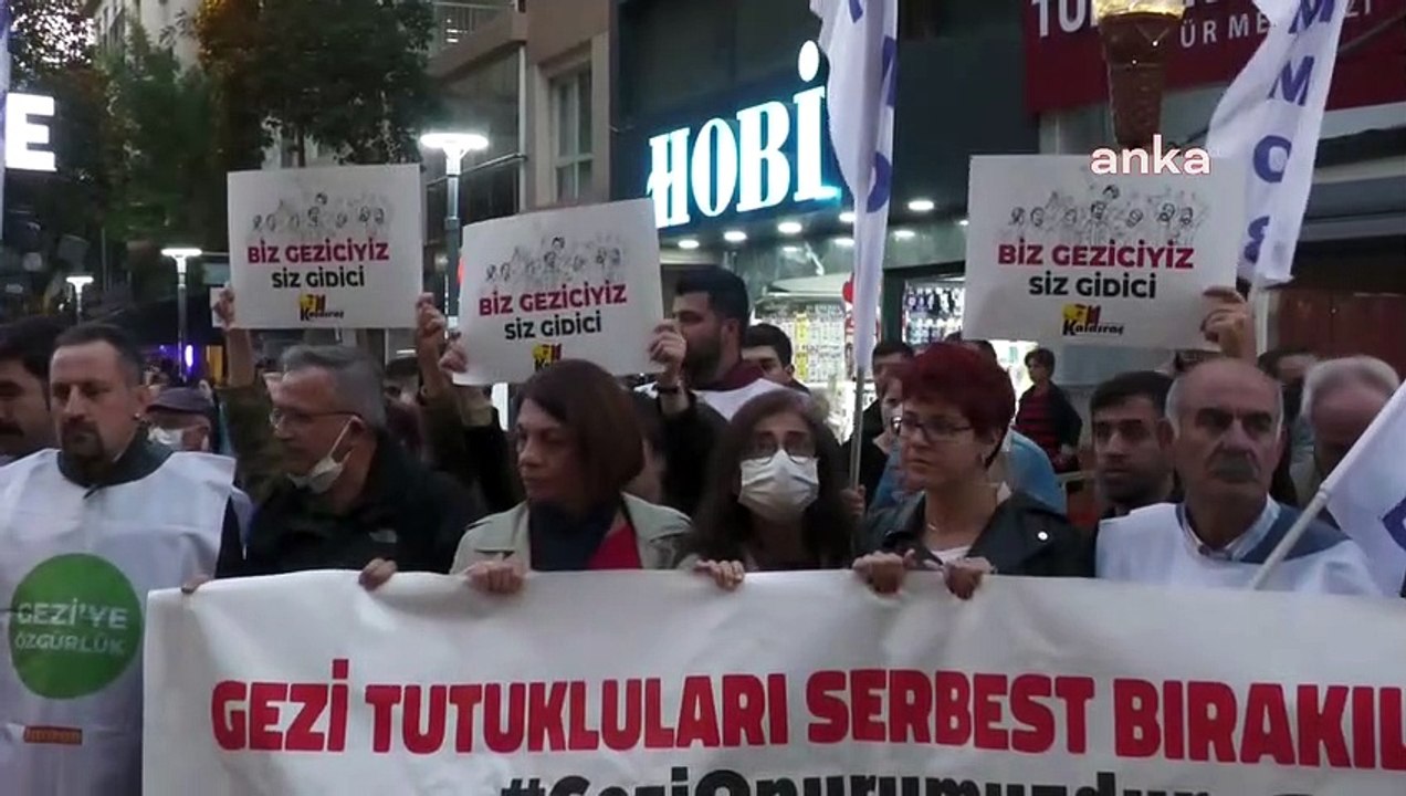 İzmir'de 'Gezi Davası tutukluları serbest bırakılsın' eylemi: "Gezi umuttur, yargılanamaz"