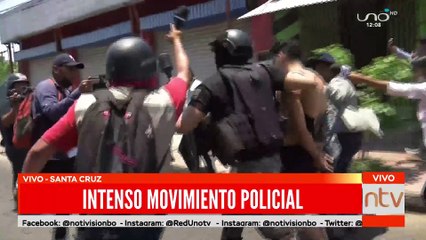 La Policía persigue y arresta a un joven en los enfrentamientos de la zona del Chiriguano.