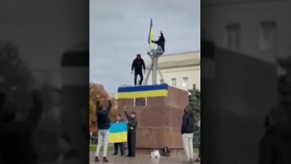 El Ejército ucranio celebra la retirada de las tropas rusas de Jersón