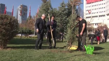 Dışişleri Bakanlığı'na 44 ağaç dikildi