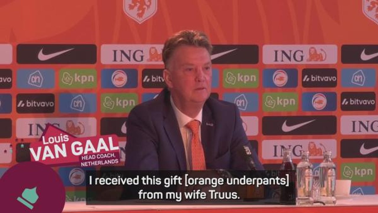 Van Gaal reveals unusual gift from his wife ahead of World Cup