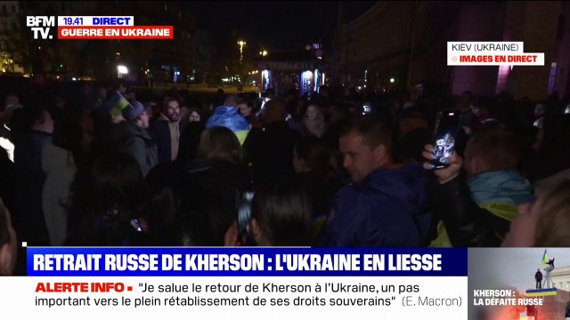 Kherson, c'est l'Ukraine : plusieurs centaines de personnes réunies place Maïden à Kiev