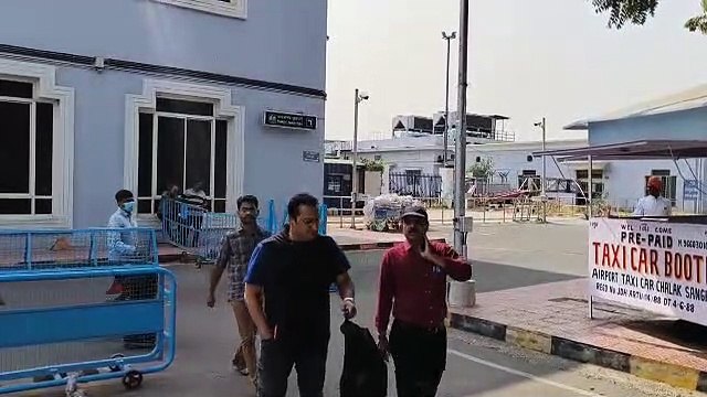 Gold smuggling : नागरिकता सिंगापुर-भारत की, भारतीय आधार कार्ड फर्जी