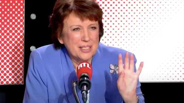 VOICI :« Complètement ridicule : Stéphane Plaza humilié par Roselyne Bachelot aux Grosses Têtes