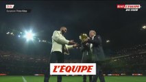 Benzema avec le Ballon d'Or au Groupama Stadium - Foot - Ballon d'Or