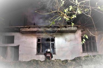 Gece yarısı facianın eşiğinden dönüldü: Yangına uykusunda yakalandı