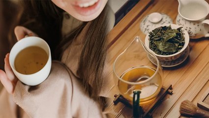 आप भी खाना खाने के बाद पीते हैं Green Tea तो हो जाएं सावधान Watch Video | Boldsky *Health