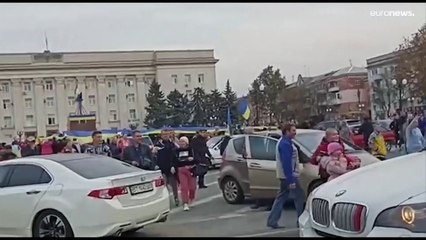 Ucranianos celebram retirada das tropas russas de Kherson