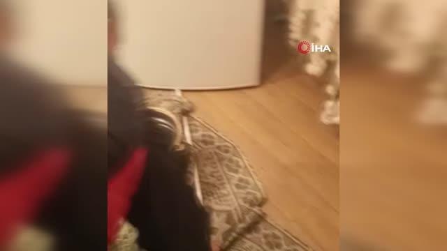 Elazığ'da eve giren 1 metrelik yılan paniğe neden oldu, ailenin yardımına itfaiye ekipleri yetişti