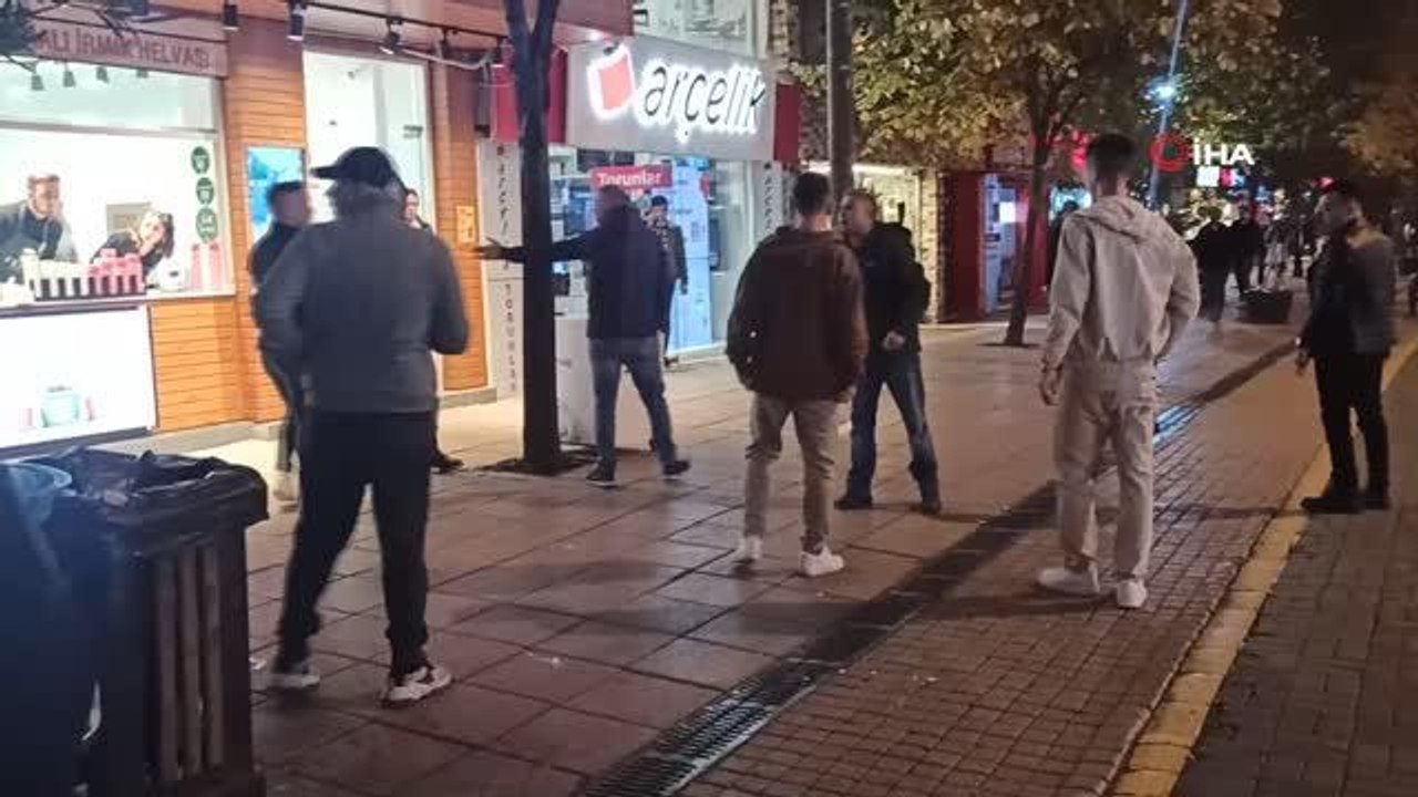 Köpeğe tekme atan şahsa meydan dayağı