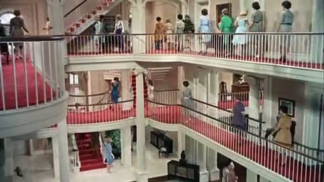 Le tombeur de ces dames Bande-annonce (EN)