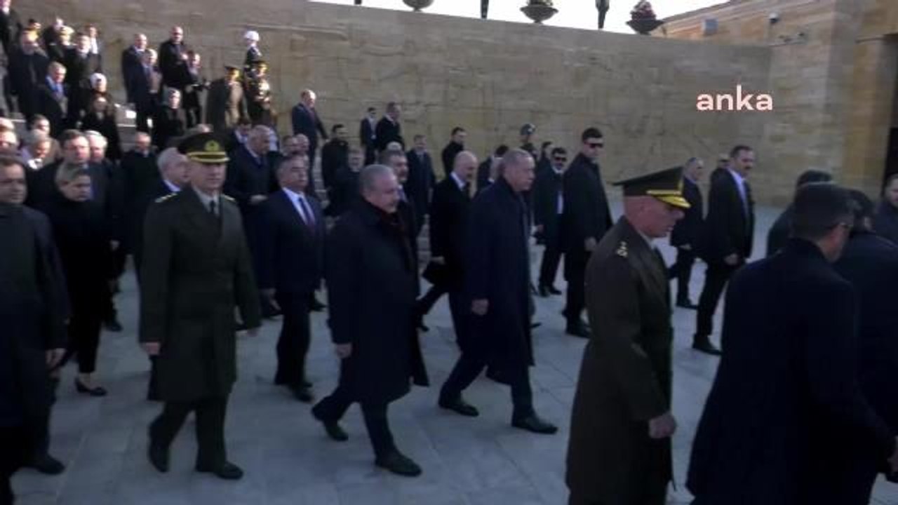 Atatürkçü Düşünce Derneği'nden; Anıtkabir'deki "Her Yer Tayyip, Her Yer Erdoğan" Sloganına Suç Duyurusu