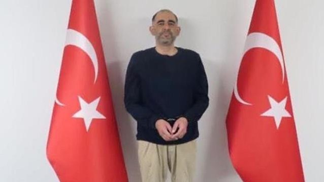 Son Dakika! Firari FETÖ üyesi Uğur Demirok, MİT operasyonuyla Azerbaycan'da yakalanarak Türkiye'ye getirildi