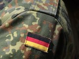 Soldaten der Bundeswehr bekommen Tarnkleidung in Größe 