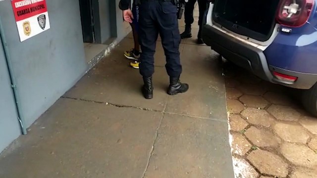 Com pendências com a Justiça, homem deixa de assinar documento no Fórum e tem mandado expedido