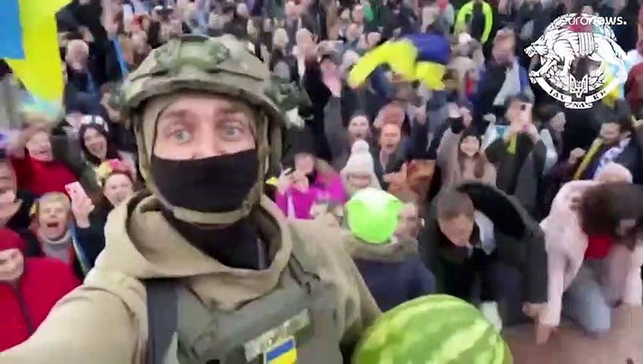 Wassermelone als Zeichen der Befreiung: Ukrainische Truppen werden in Cherson gefeiert