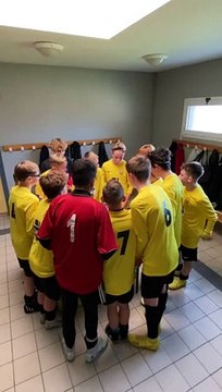 Célebration des U14 après leur victoire en championnats contre Lambres 2-1